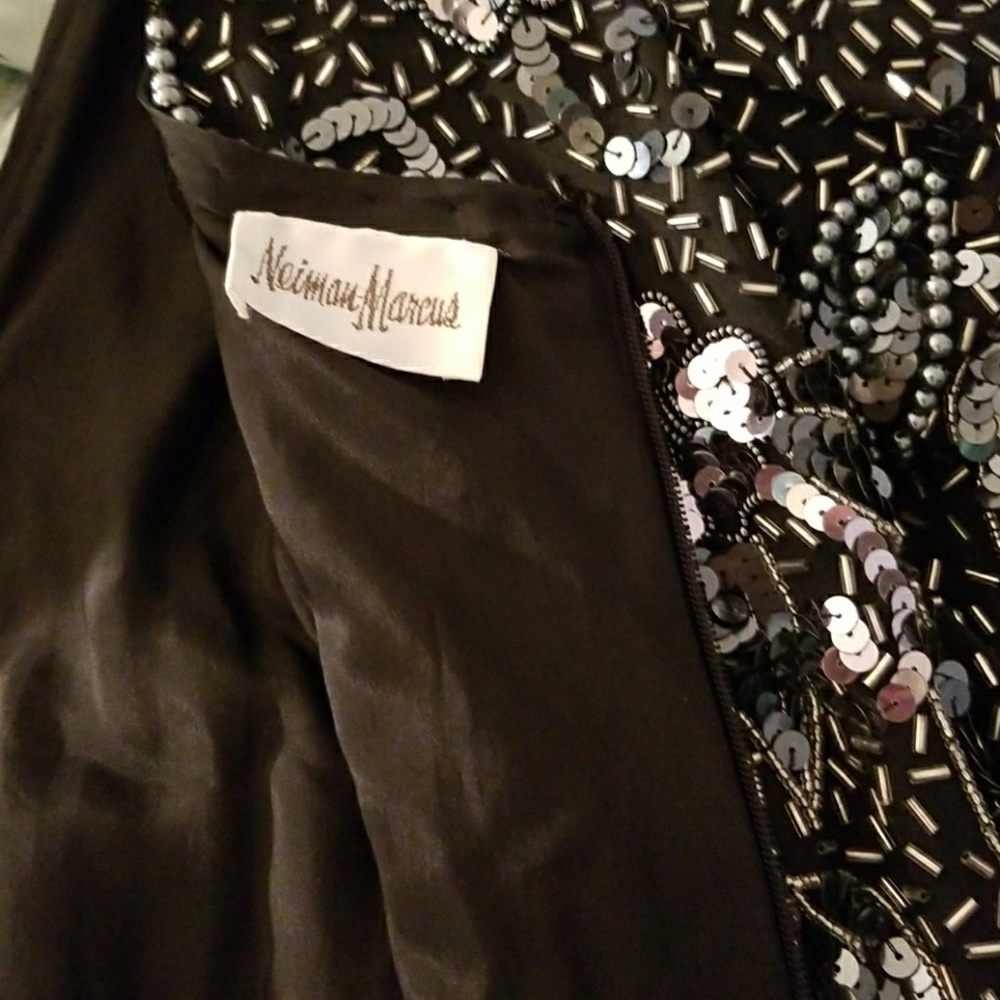 Dress - Picture 6 of 7
